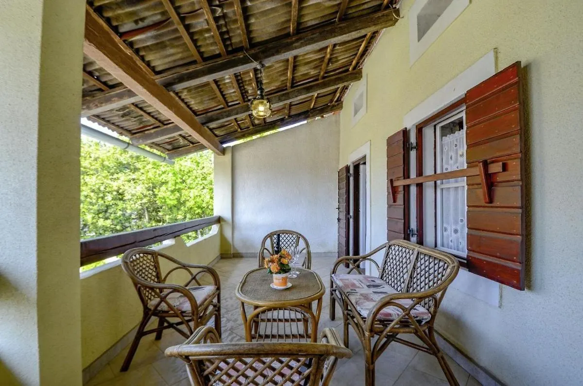 פולה Villa Rosana In Muntic - Haus Fuer 4-5 Personen