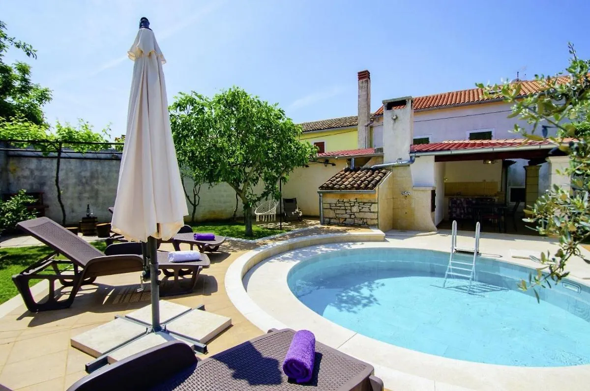 פולה Villa Rosana In Muntic - Haus Fuer 4-5 Personen